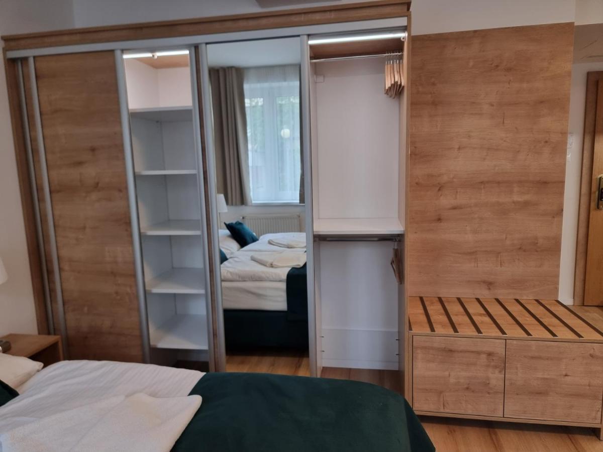 Hotel Tilia เปซิโนค ภายนอก รูปภาพ