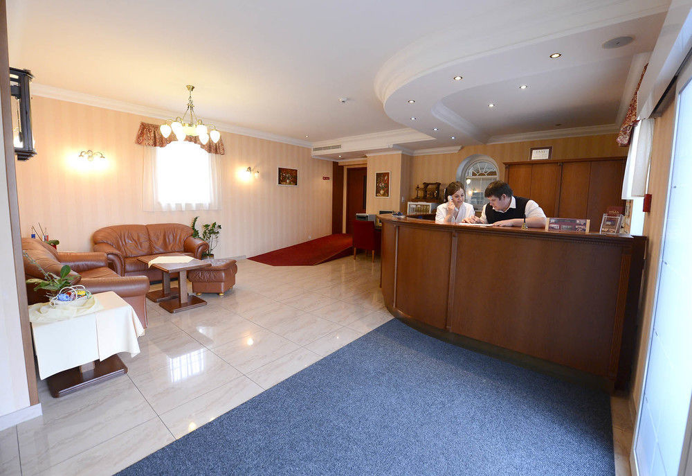 Hotel Tilia เปซิโนค ภายนอก รูปภาพ