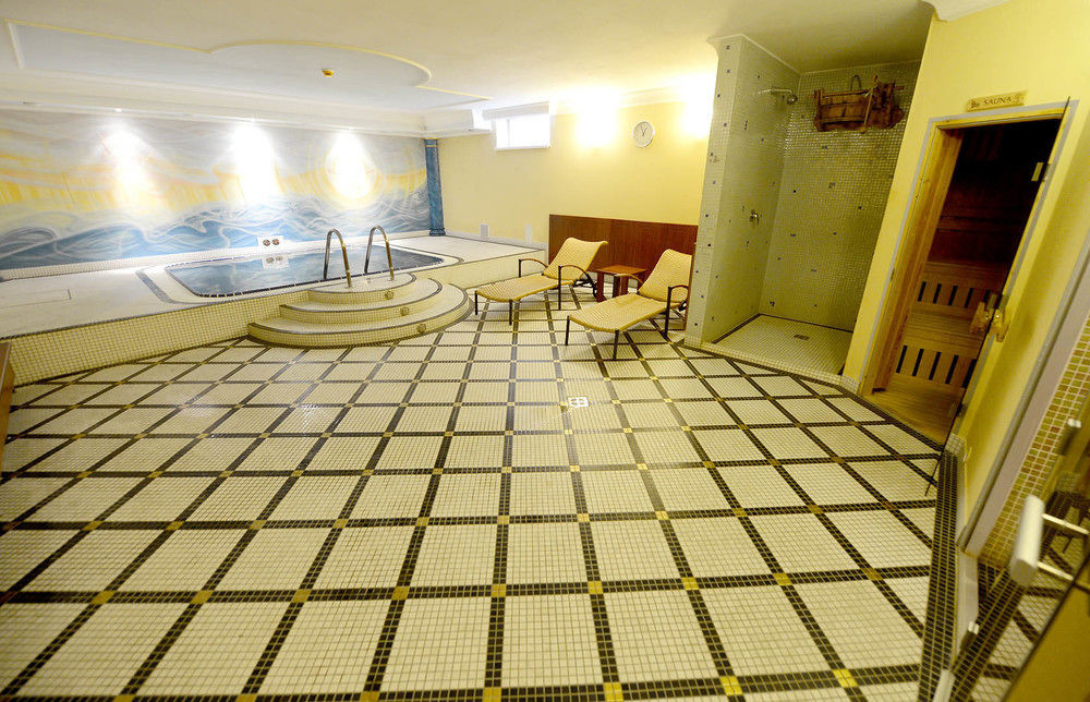 Hotel Tilia เปซิโนค ภายนอก รูปภาพ